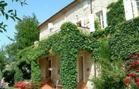 Restored farmhouse in Crest Valley Drôme