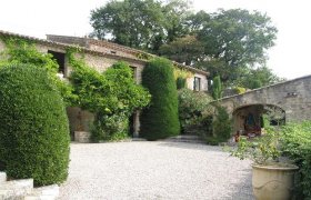 Restored farmhouse in Roynac Drôme