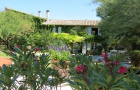 Gard, beau mas de village restauré, à 15’ d’Uzès