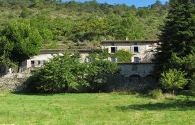 Drôme Valley, large and beautiful house, 15’ Crest