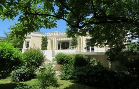 DROME VALLEY, 5 min walking from the city center, very pretty 1930 house