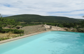 DROME SUD Belle maison dans village avec piscine et jardin