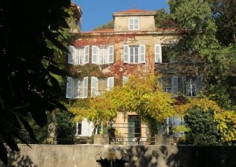 DROME PROVENCALE  rare domaine avec grande Maison bourgeoise sur 2 ha