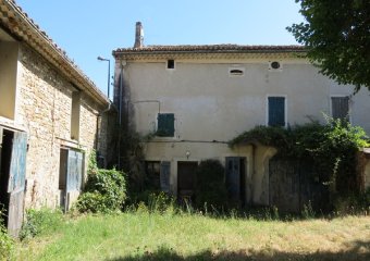 DROME PROVENCALE Belle et grande Ferme en L à restaurer