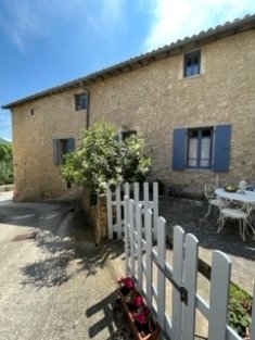 DROME SUD Belle maison dans village avec piscine et jardin