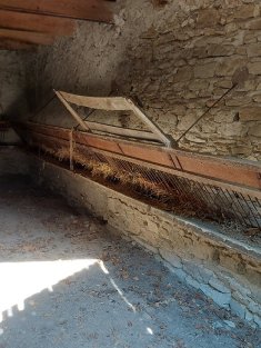 SOUTH DROME Near Taulignan, Old Farm to be restored totally