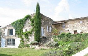 Vieux mas près de Mirmande Drôme