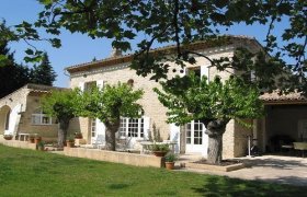 The small farmhouse of the rose garden in Uzes Gard