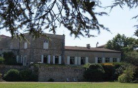 LOIRE Château XVIIe siècle ISMH-MH dans un parc de 9ha