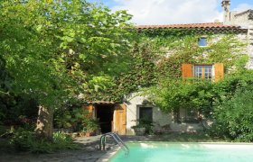DROME PROVENCALE Village house with a pool