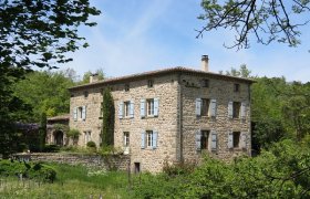 ARDECHE A 20 min de Valence Bastide Dépendances Rivière et Cascade 11 ha.