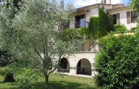 DROME PROVENCALE Maison Bourgeoise et piscine dans village